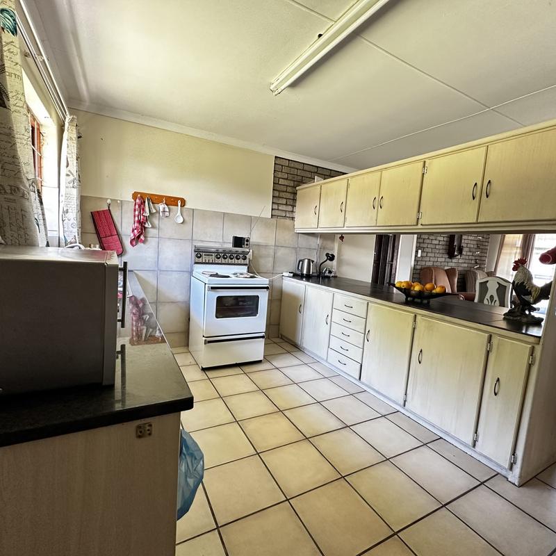 2 Bedroom Property for Sale in Fraaiuitsig Western Cape